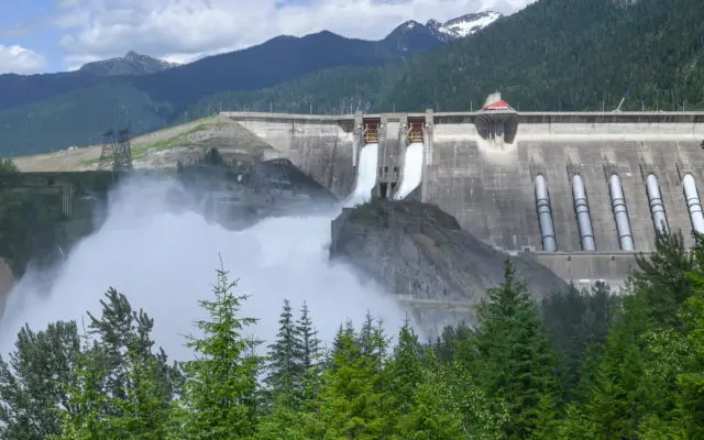 Presa hidroeléctrica de Revelstoke